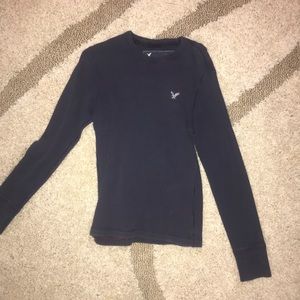 American eagle shirt no holes or tearing